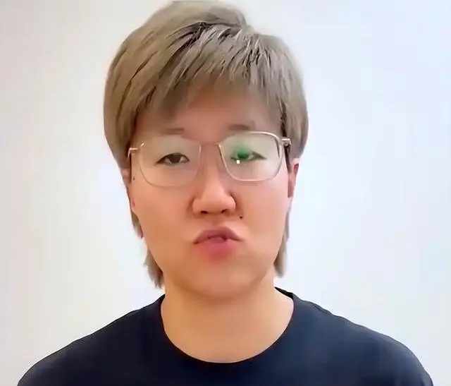 2-4！陈熠痛失冠军，王励勤表情严肃，郭焱道歉吧，你看走眼了