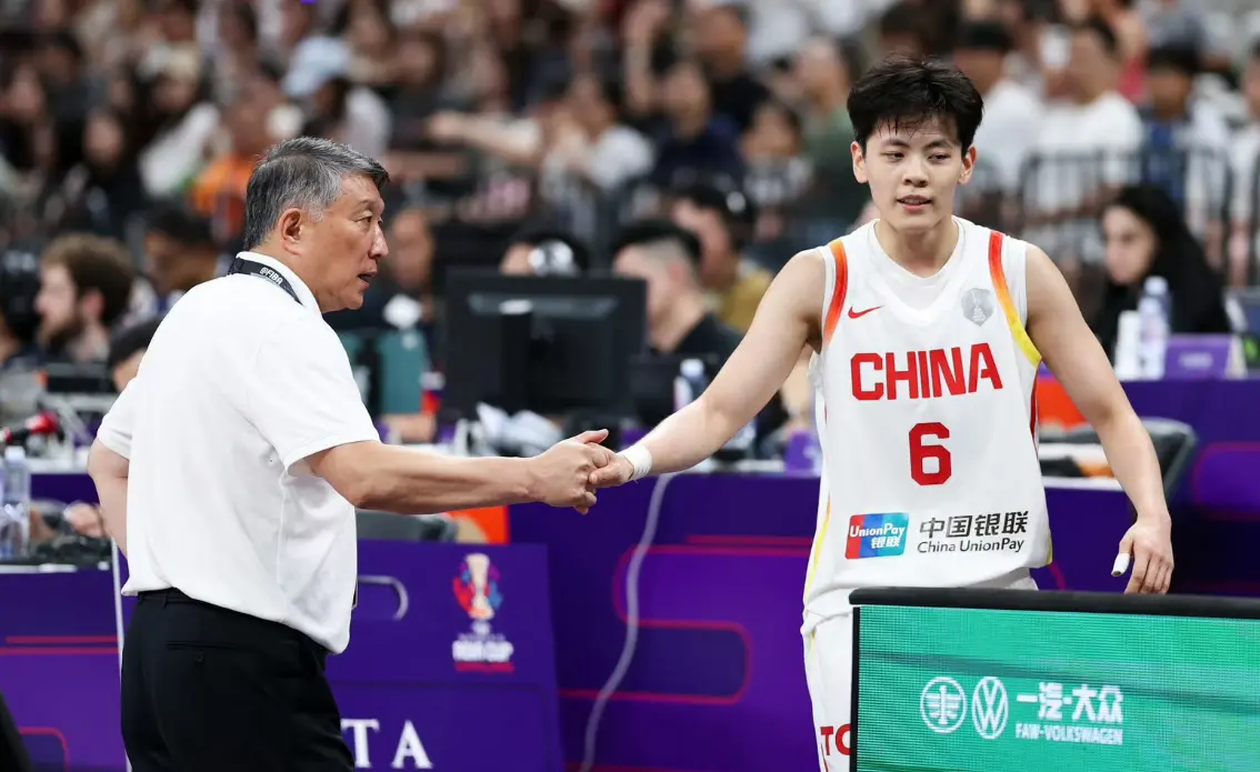 中国女篮全力击败新西兰！宫鲁鸣拒绝输球，双塔爆发，CCTV5直播