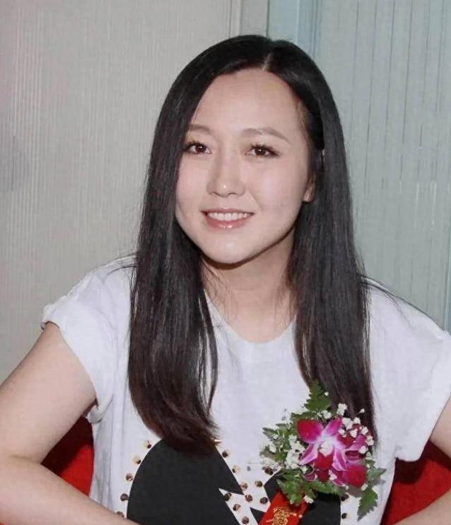 潘阳嫁富豪生子后，住娘家不离父母，背后真相太暖心？