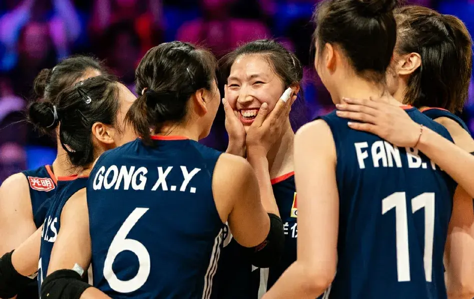 中国女排今日从美国出发去波兰参加总决赛！