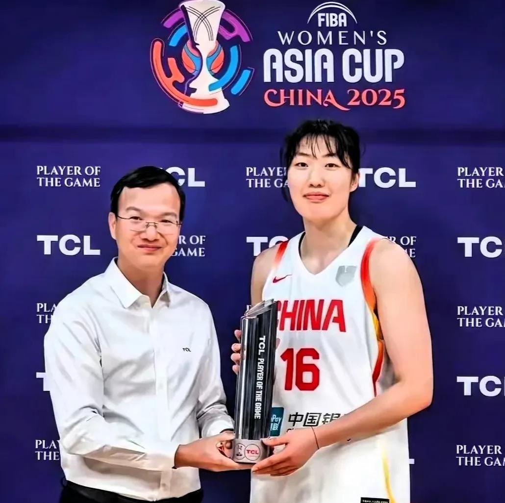 十年磨一剑！罗欣棫从替补到最佳球员，为中国女篮翻开新一页
