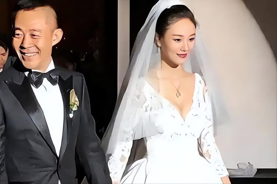 风水轮流转，12年前被侯勇抛弃的糟糠之妻，成了他高攀不起的存在