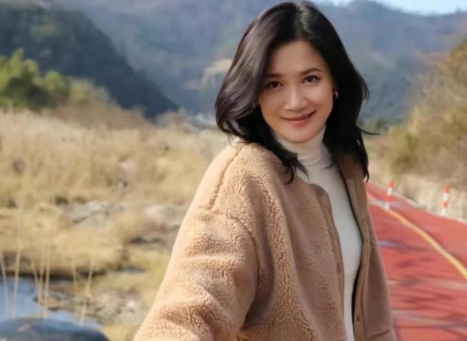 风水轮流转，12年前被侯勇抛弃的糟糠之妻，成了他高攀不起的存在