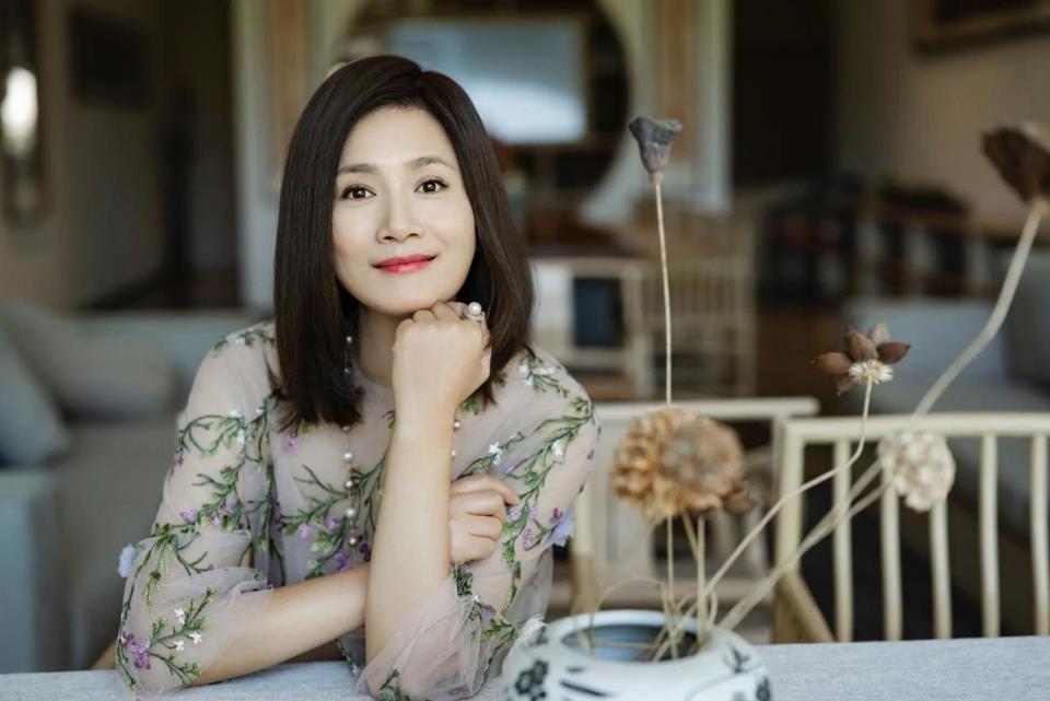 风水轮流转，12年前被侯勇抛弃的糟糠之妻，成了他高攀不起的存在