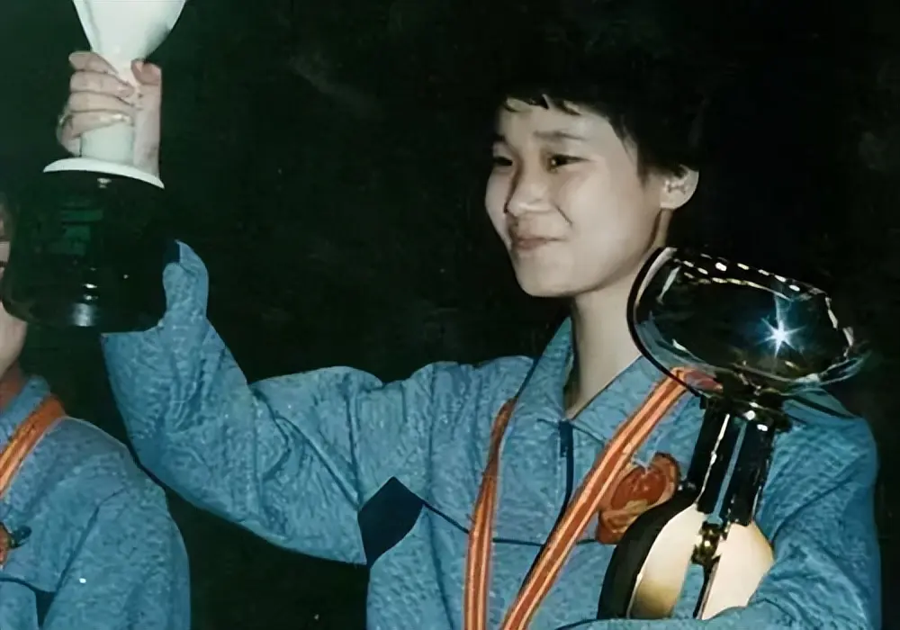 80年代“乒坛一姐”曹燕华，13岁夺冠，22岁退役，前夫是国乒教练
