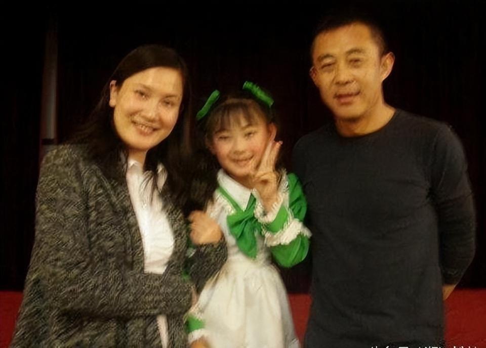 风水轮流转，12年前被侯勇抛弃的糟糠之妻，成了他高攀不起的存在