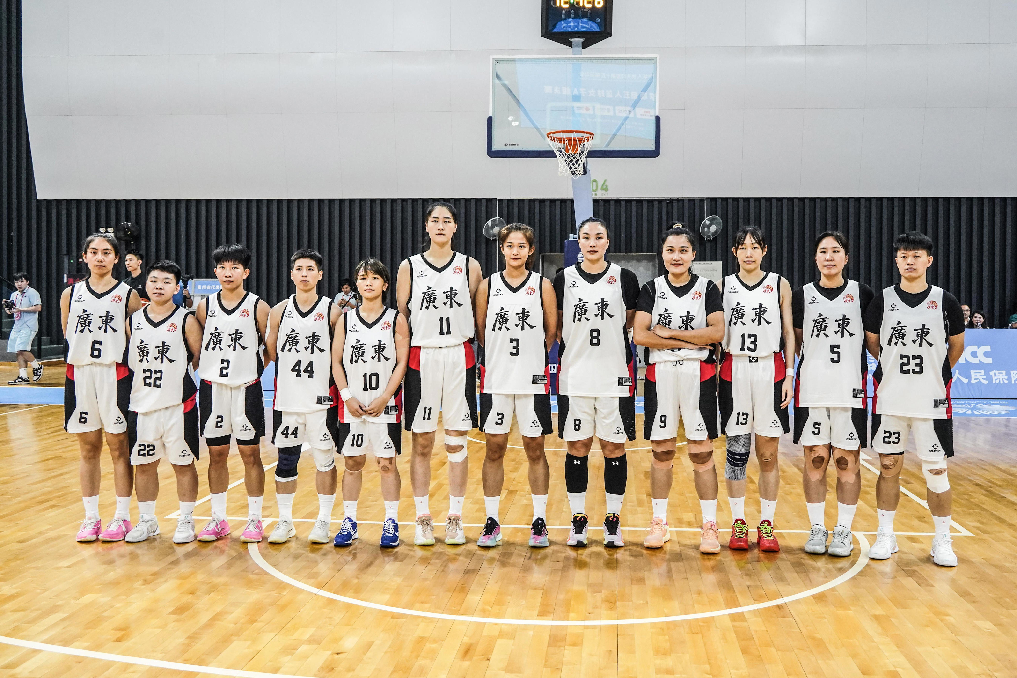 十五运会群众组女篮在汕头开赛，广东两支球队同天取首胜