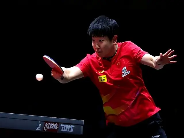 国乒大满贯合影曝光，江湖地位、人情冷暖，在孙颖莎身上展露无遗