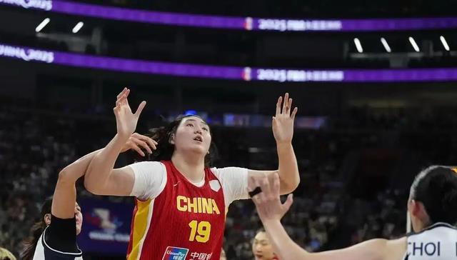 中国女篮大胜韩国队，听听媒体专家怎么说，苏群点评一针见血