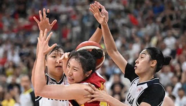 中国女篮大胜韩国队，听听媒体专家怎么说，苏群点评一针见血