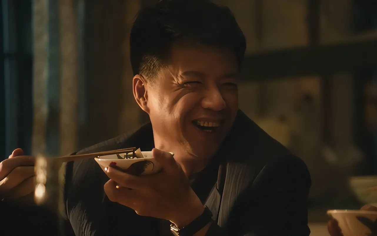《扫毒风暴》和《朝雪录》各看四集，一部昏昏欲睡，一部熬夜狂追！
