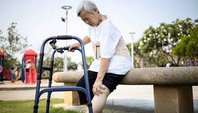 62岁大妈雷打不动晨跑10余年，最终含泪承受“后果”，医生很惋惜