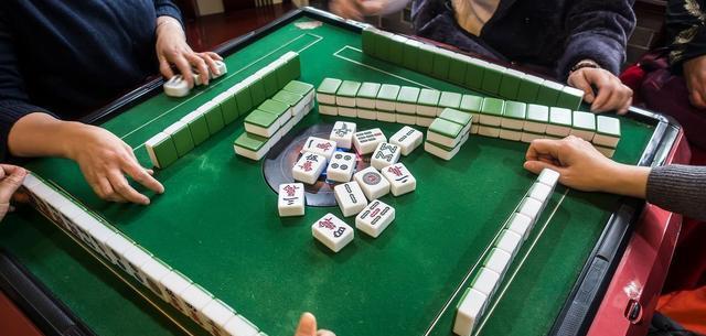 提倡：超过55岁的老人，宁可打麻将，也别做这4件事