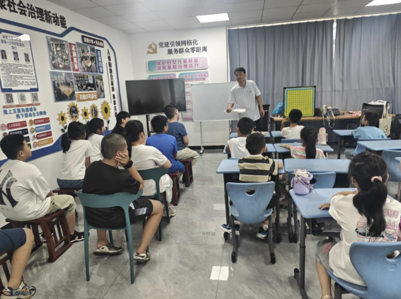 南苑街道水韵城社区开展“暑假‘弈’事，乐在‘棋’中”活动