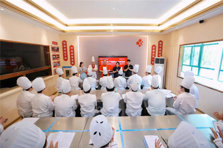 产教融合定向班启动仪式现场。郭家振摄
