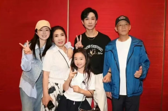 45�궭������ٻ飡С9���Ϲ������ع⣬9��Ů�������Ͽ���λ���°ְ֡���