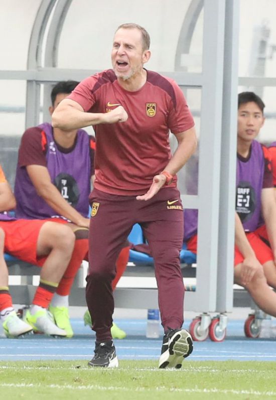 东亚杯｜综合：中国男足1:0战胜中国香港队 日本队卫冕