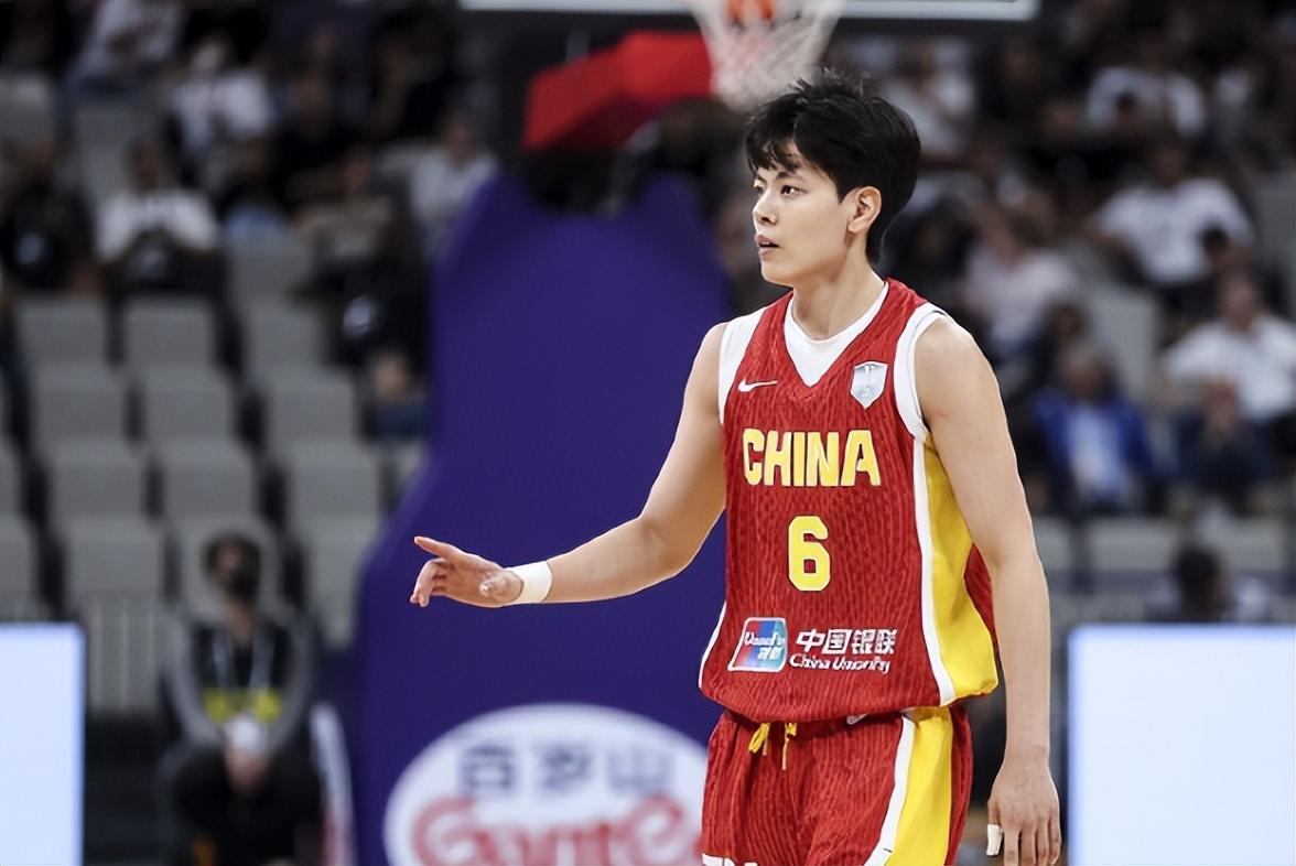 16分钟拿12+4！杨舒予三战33分势头正盛 成李梦接班人