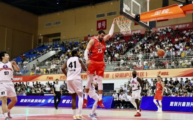 CBA最新消息！姜宇星或加盟北京首钢，琼斯被裁掉，米奇正式续约