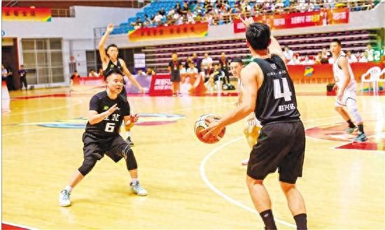 宁波企业老板征战浙BA赛场：白天当老板晚上抢篮板