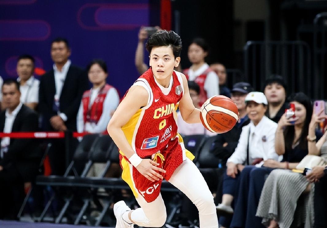 16分钟拿12+4！杨舒予三战33分势头正盛 成李梦接班人