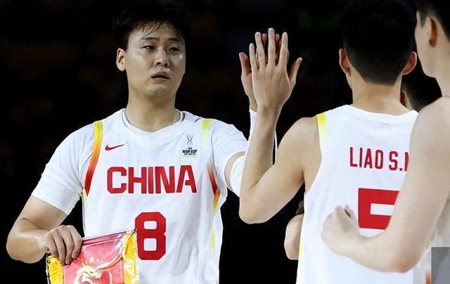 热身赛：中国男篮2分惜败荷兰 上半场领先16分被逆转王俊杰丢绝平
