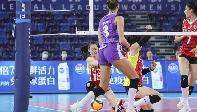 时隔4年女排能否重返巅峰区？年轻姑娘们凭什么让全网热血沸腾？