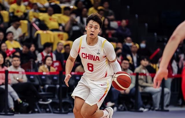热身赛：中国男篮2分惜败荷兰 上半场领先16分被逆转王俊杰丢绝平