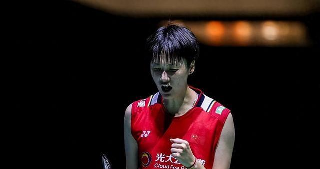 羽球最新战报！奥运冠军2-1逆转，国羽占据2席8强，6号种子翻车！