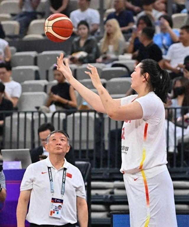 女篮亚洲杯，2队晋级四强！中国女篮对手敲定，宫鲁鸣霸气表态