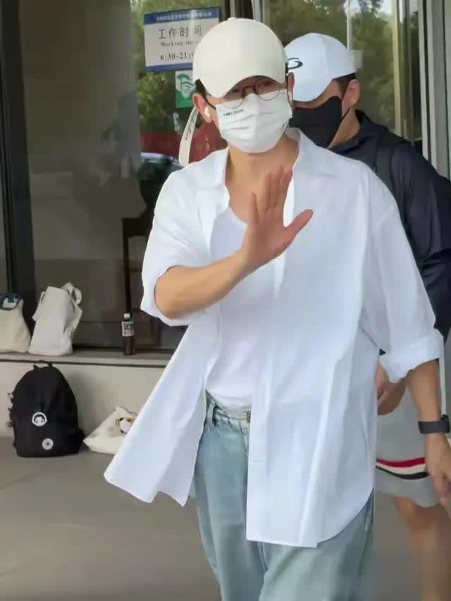在合肥超近距离拍张杰！白衬衫帅爆且热情没架子