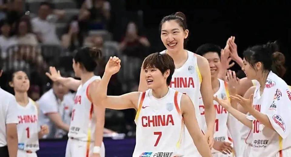 中国女篮半决赛时间公布，宫鲁鸣霸气点评日本，韩旭教张子宇策略