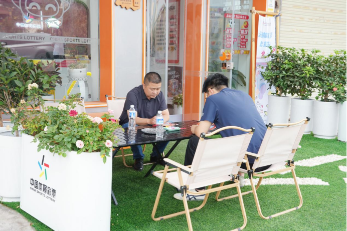 云台山下“咖” 点新意：体彩店变网红打卡地