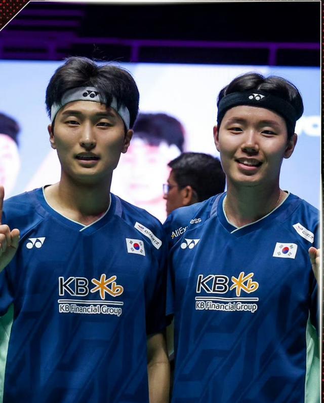 国羽4胜1负，2-0新科奥运亚军！李诗沣退赛！世锦赛冠军0-2出局