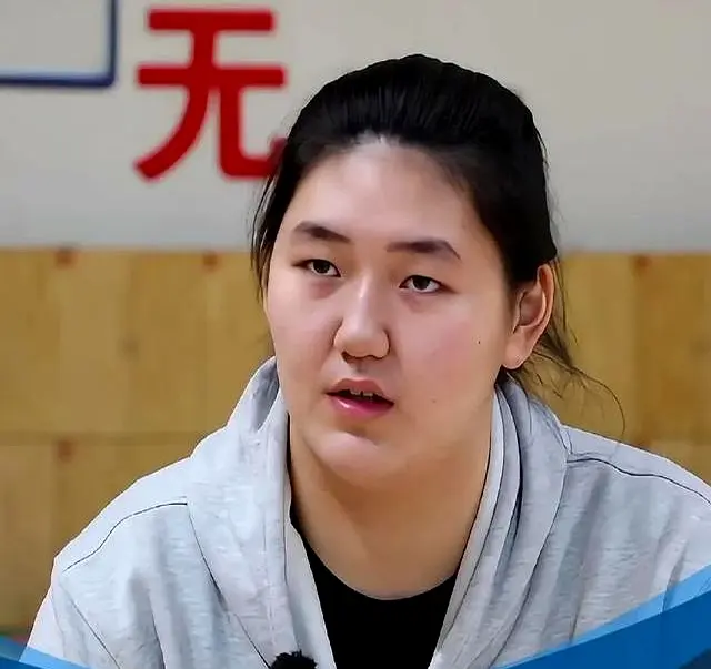 不服气！韩媒：中国女篮使用2米26的巨人球员，胜之不武