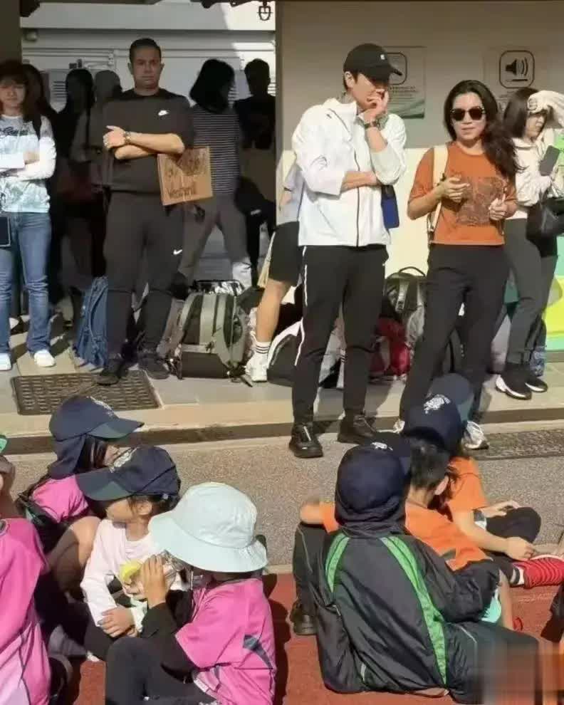 58岁黎明运动会秒变女儿奴