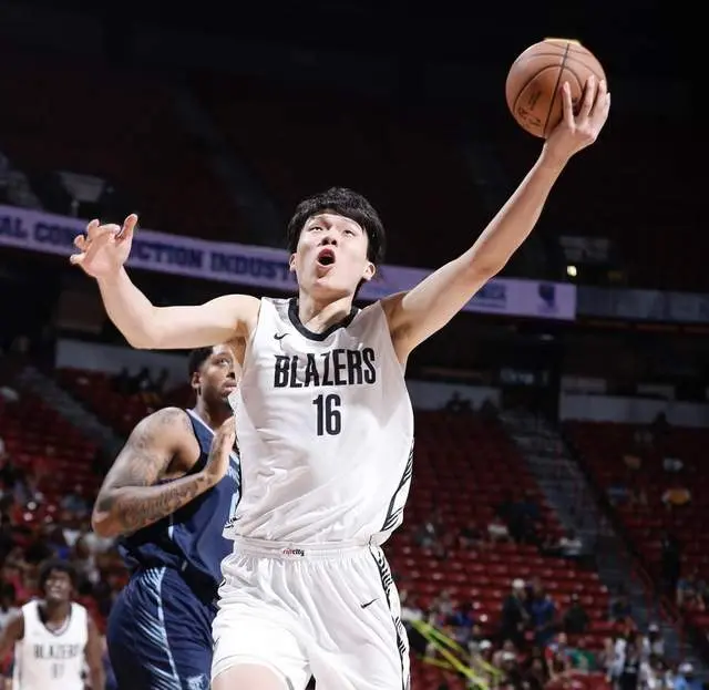 杨瀚森：在NBA打球节奏快过半场就扔，CBA则强调磨阵地+打战术
