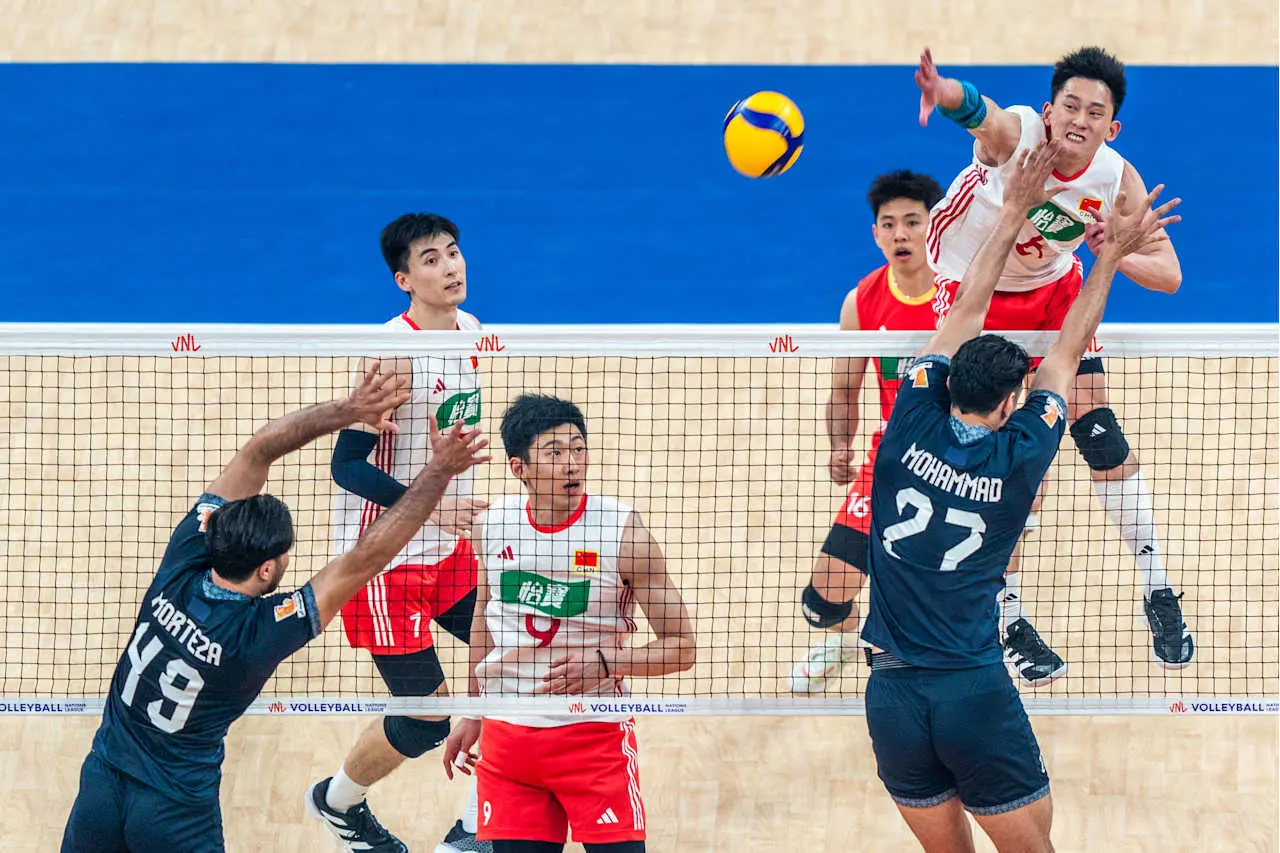 世联赛七连败，0-3！中国男排输惨了，被亚洲劲旅横扫，一胜难求