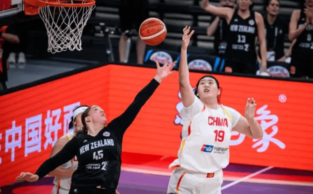 媒体人：未来十多年日本队想击败中国女篮，得先限制张子宇