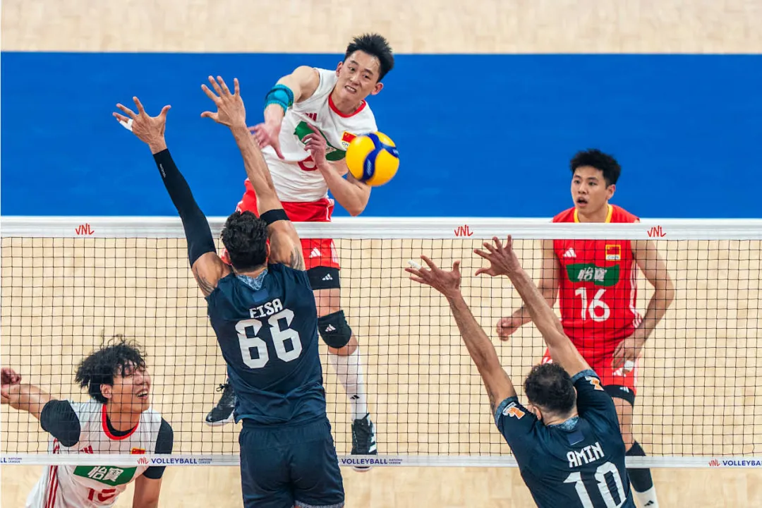 0-3！中国男排不敌伊朗 遭遇七连败 主帅：我没有看到队员自信的去处理球