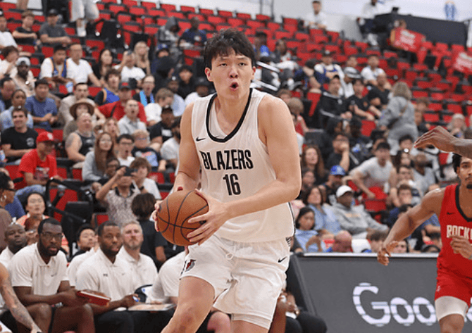 杨瀚森正负值+19全场第二，仅次于末节独砍20分的布克奈特