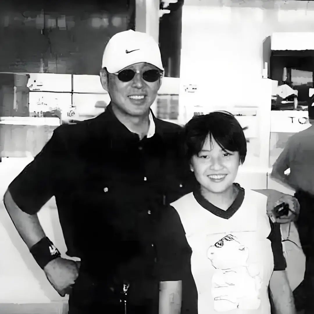 �µ�������40���Ů���¸��ع⣬���͵������ˣ�����Ϊ���׵Ľ���