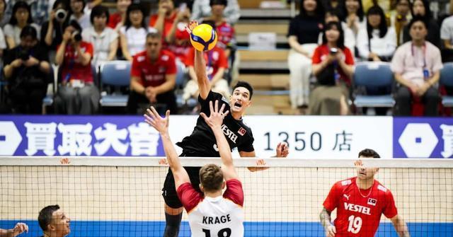 7月18日世联赛曝出大冷门，中国队无缘前八，三队提前晋级总决赛
