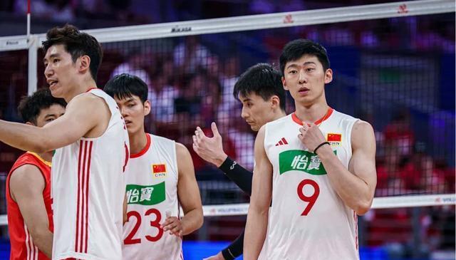 中国男排不敌伊朗 遭遇七连败 主帅：我没有看到队员自信的去处理球