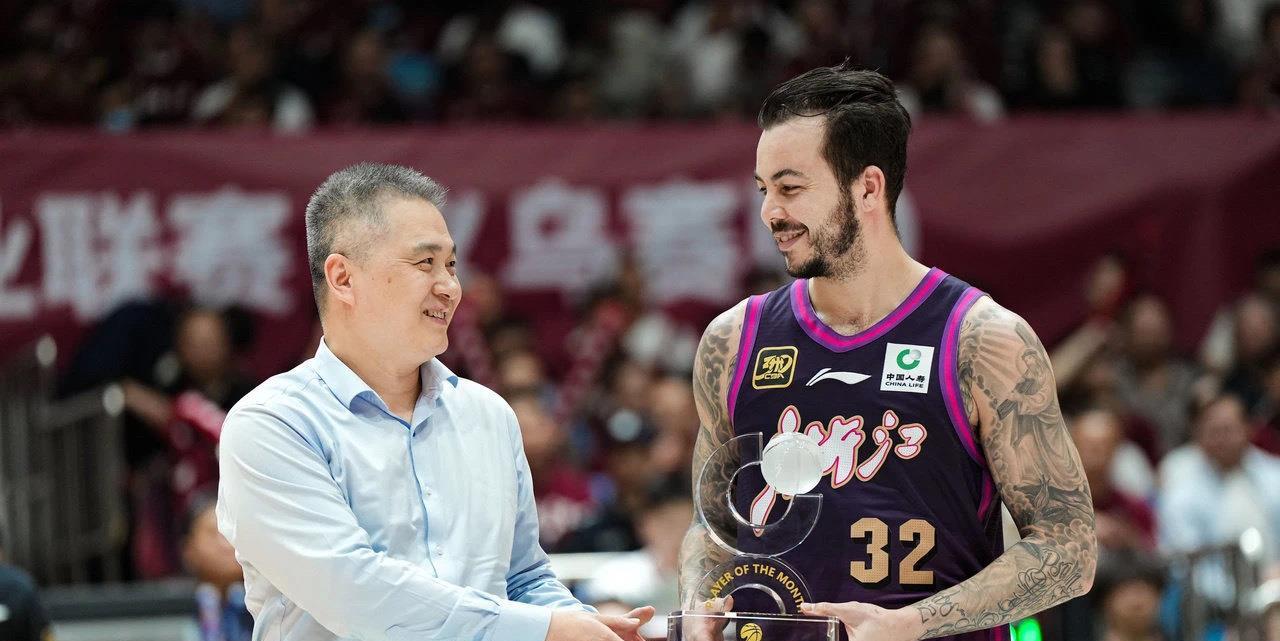 官宣！夺冠大热门签第三位外援！曾经在CBA砍32分17篮板