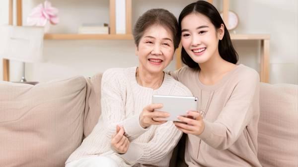 63岁大妈骨质疏松严重，却每天跳广场舞扭腰猛甩：不动才生病
