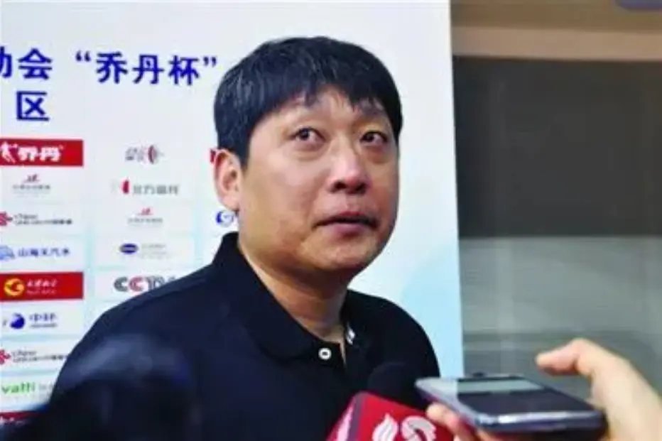 上午10点！辽宁篮球名宿黯然下课，与杨鸣有交集，或重返CBA执教