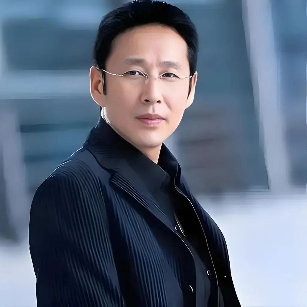 ����5�£����ƶ��������㡱�����ѣ��������Ѷԡ��Ƕ�������Դ�����顣 ��һ��������Ϊ���״νӴ���Ӱ���ʹ������Ӱ����ƾ�踸�׻��ڵ���Դ��ñ�һ���˸ߵ���㡣 ������Ǹ�ĸ���ź��������յĽ�ĿƵ�������Ǵ�С���ھ�ͷ�У���Щ���ӳ�����˳