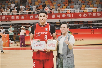 杭州采荷中学体育老师 拿下第三个“MVP”