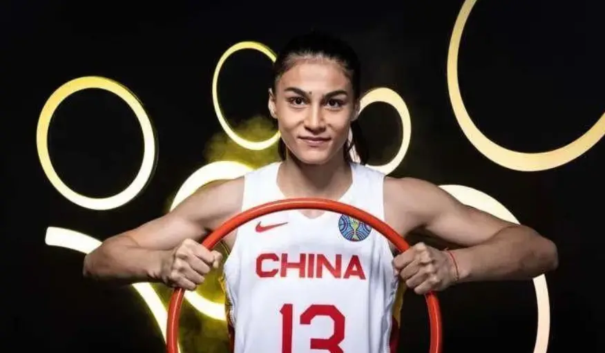中国女篮又冒出一名扣将！1米95国手单手劈扣：该让她进国家队了？